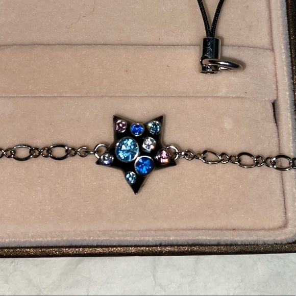 Beautiful Sparkly 2-Sided Star Charm Bracelet - Picture 5 of 7